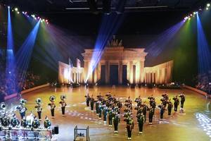Berlin Tattoo: Militärmusikshow mit Bläsern in der Max Schmeling Halle