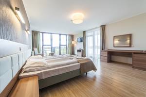 Doppelzimmer mit Balkon im Olymp III SPA und Wellness Resort in Kolberg