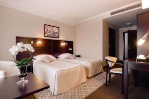 Doppelzimmer mit Einzelbetten im Hotel Aurora Family & SPA in Międzyzdroje