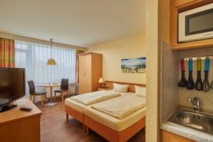Ferienwohnung mit Küchenzeile im Ferienhotel An der Düne, Weißenhäuser Strand