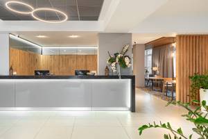 Moderne Rezeption im Afrodyta SPA Hotel in Swinemünde, Polen